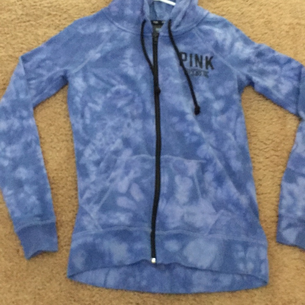 blue tie-dye long sweatshirt w/ logo on front